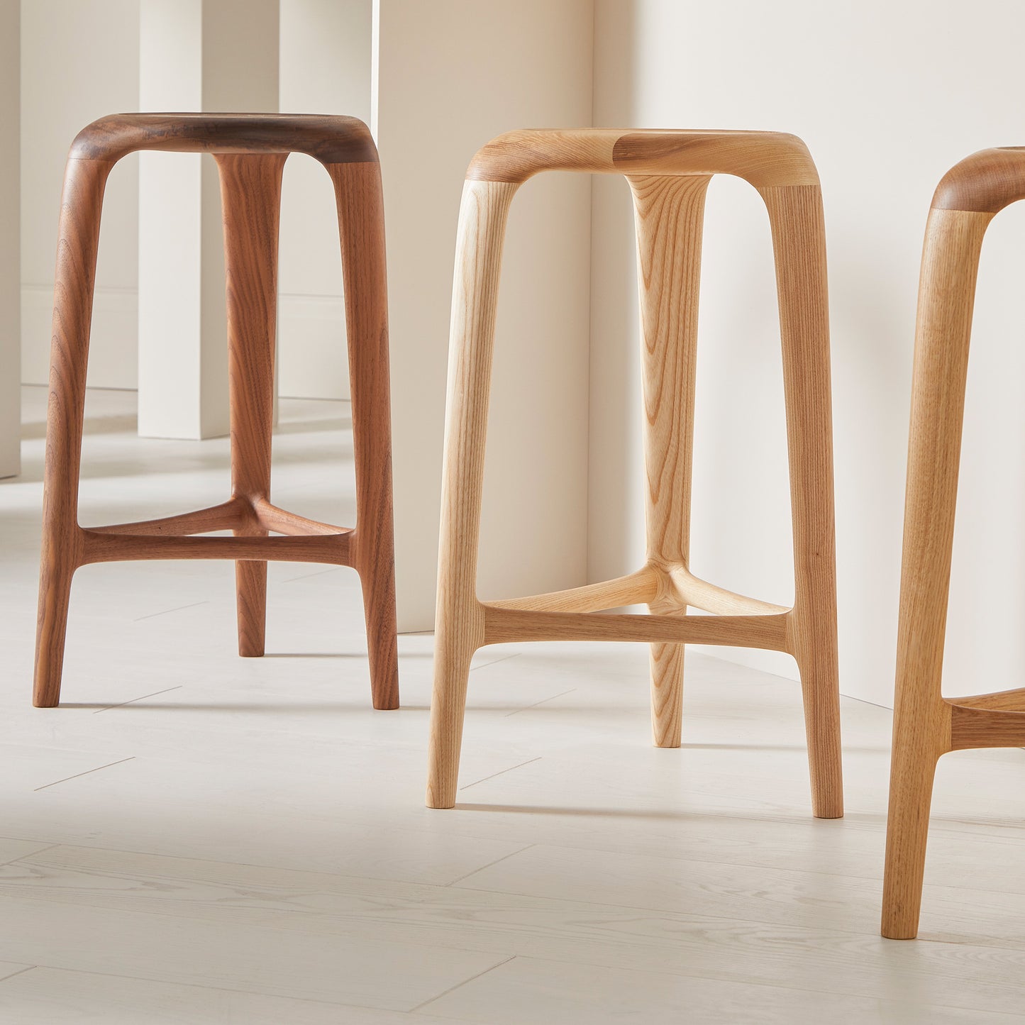 Flow counterheight stool